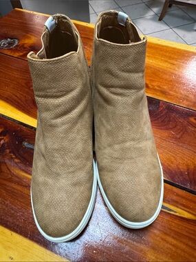 EUC Coconuts by Matisse Ladies Platform Sneakers Tan 8 1/2